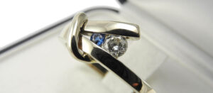 5 porad: jak wybrać perfekcyjny pierścionek na zaręczyny?